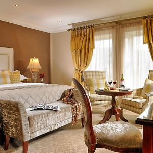 Superior Zimmer mit Kingsize-Bett